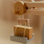 Drveno građevinsko vozilo – Dizalica sa dodacima - Slika 9