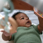 KIDS II INGENUITY PODLOGA ZA IGRU - SHEPPY'S SPOT CORRIE 12470 - Slika 2