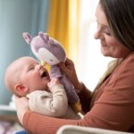 KIDS II INGENUITY PLISANA IGRACKA - NALLY™ 13166 0-36M - Slika 2